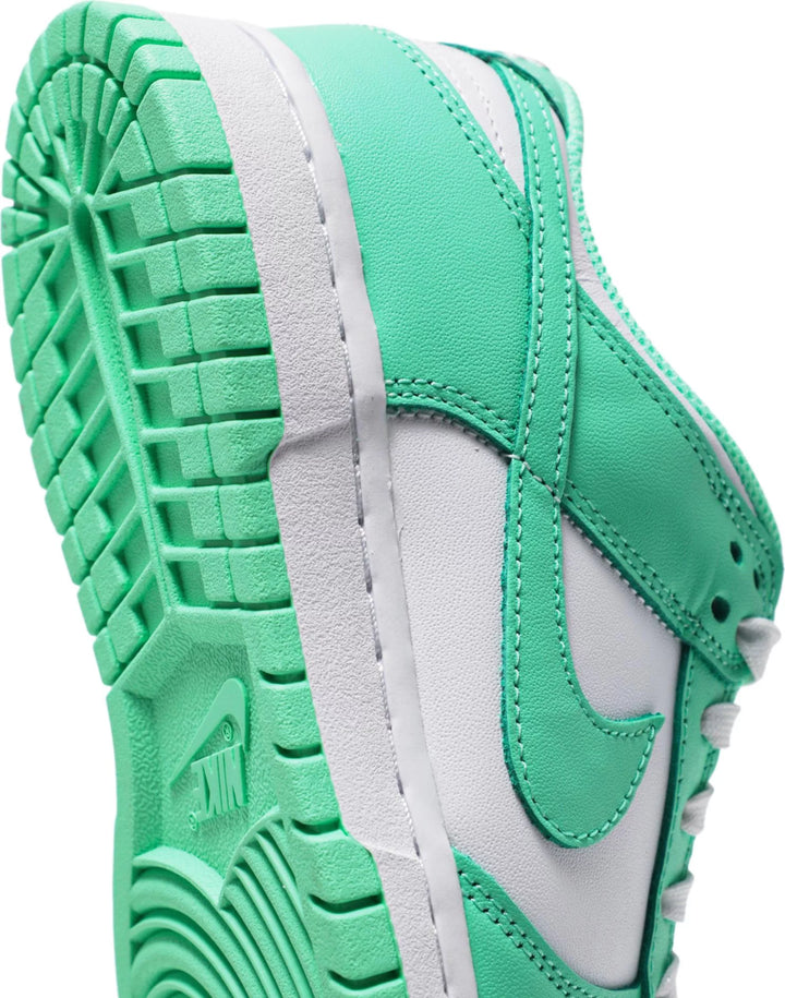Nike Dunk Low 'Green Glow' (W)