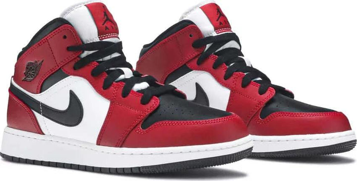 Nike Air Jordan 1 Mid GS 'Chicago Black Toe' - SOLE AU
