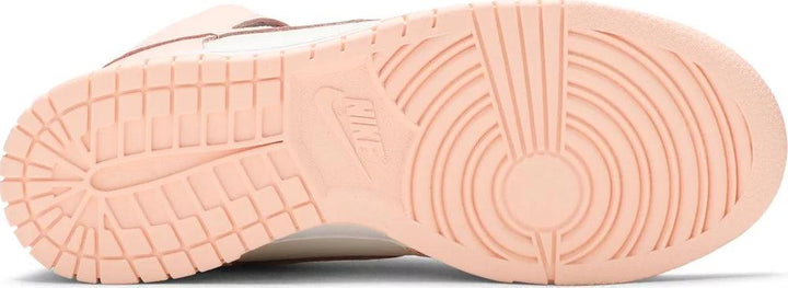 Nike Dunk High 'Crimson Tint' (W) - SOLE AU
