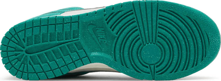 Nike Dunk Low SE 85 'Neptune Green' (W) - SOLE AU